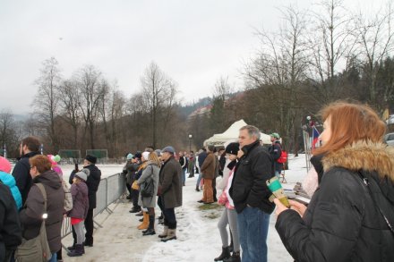 Widzowie podczas Turnieju Snow Polo